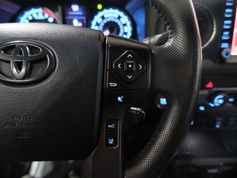 Used 2020 Toyota Tacoma TRD Sport image 35