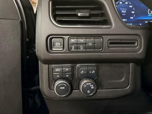 Used 2024 Chevrolet Tahoe Premier AWD/4WD image 34