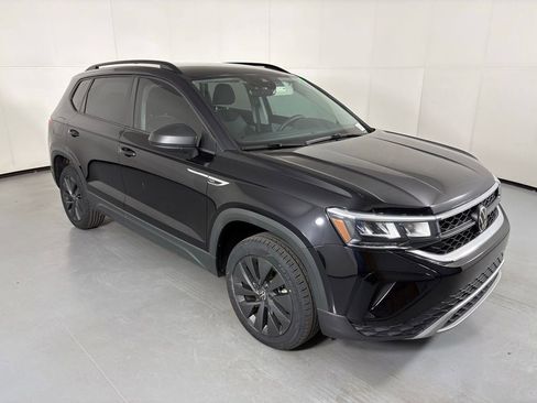 Used 2024 Volkswagen Taos S FWD image 2