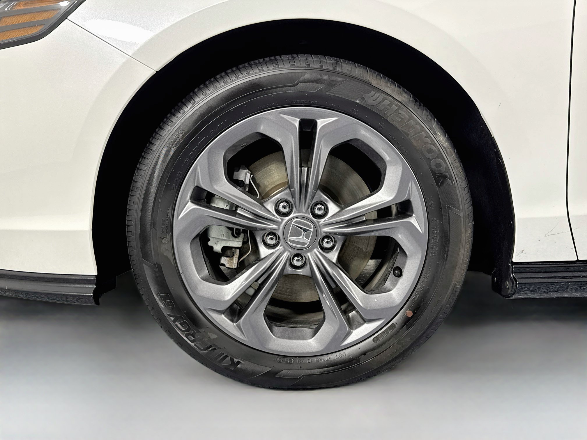 Certified 2024 Honda Accord EX-L image 31
