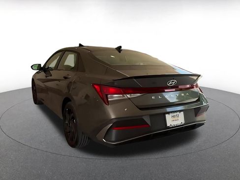 Used 2026 Hyundai Elantra Sport FWD image 11
