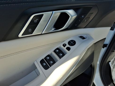 Used 2022 BMW X5 sDrive40i RWD image 14