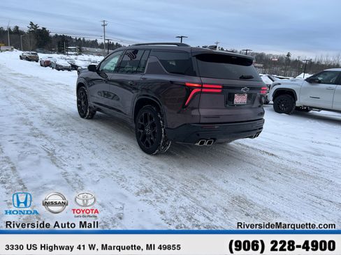 Used 2024 Chevrolet Traverse RS w/ LPO, Floor Liner Package image 6