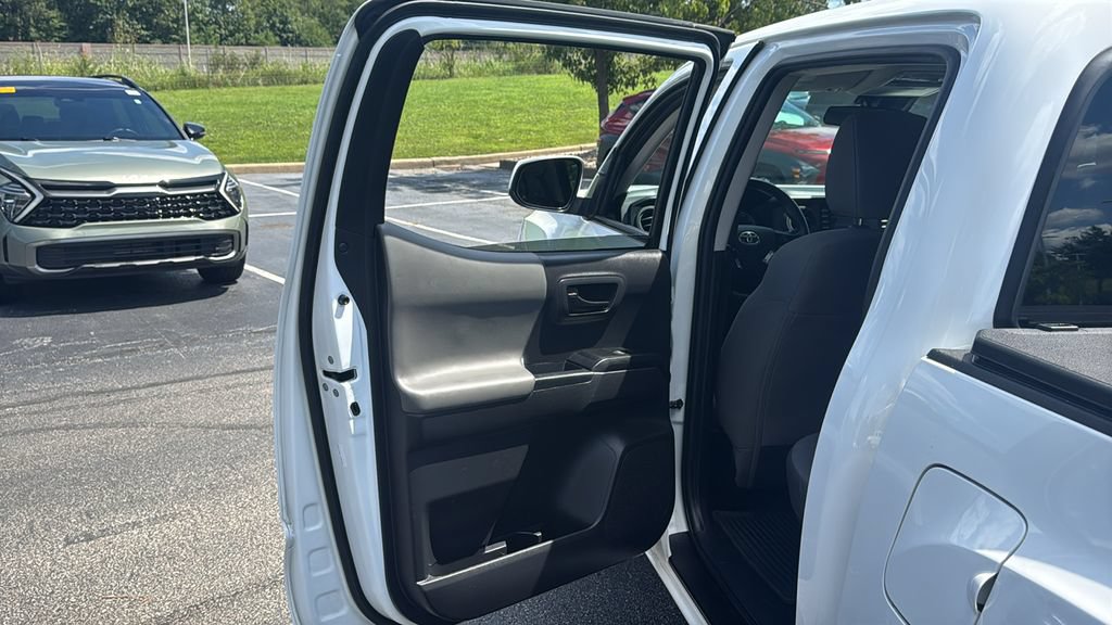 Used 2022 Toyota Tacoma SR AWD/4WD image 25