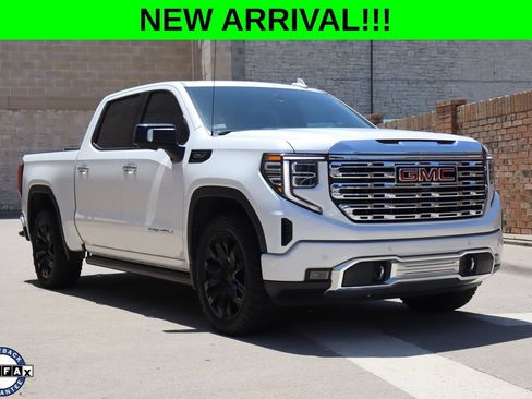 Used 2022 GMC Sierra 1500 Denali w/ Denali Reserve Package AWD/4WD image 1
