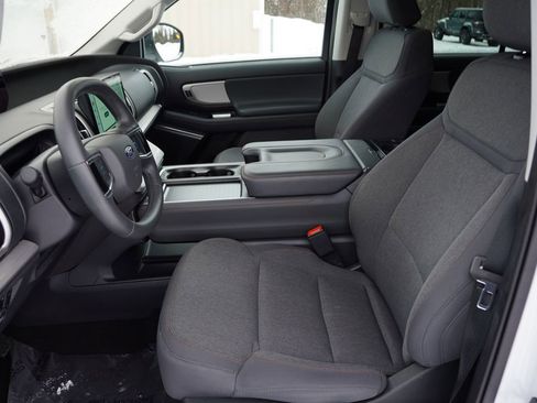 Certified 2025 Ford Expedition Active image 17