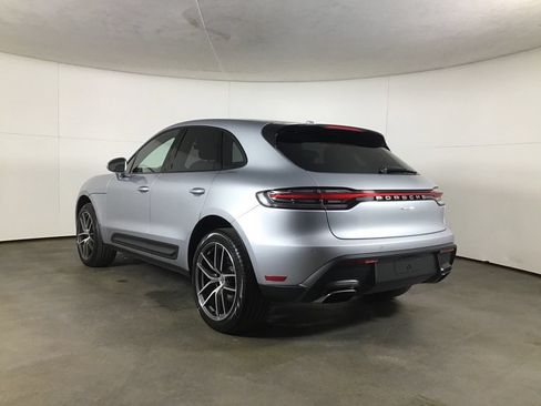 Certified 2026 Porsche Macan AWD/4WD image 3