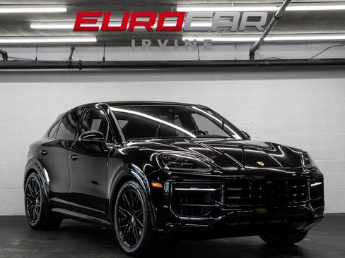 Used 2025 Porsche Cayenne GTS image 7