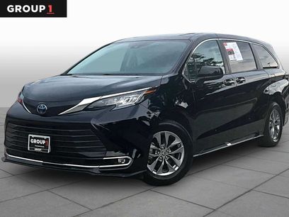 Used 2023 Toyota Sienna XLE