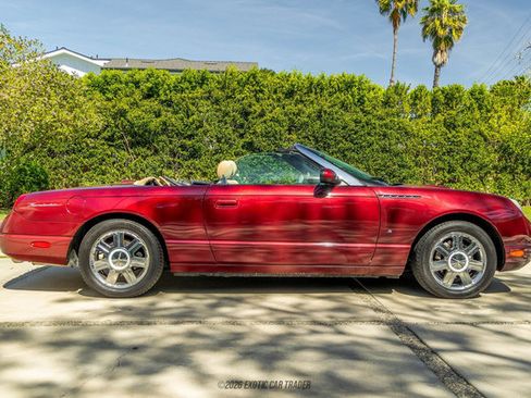 Used 2004 Ford Thunderbird Deluxe image 9