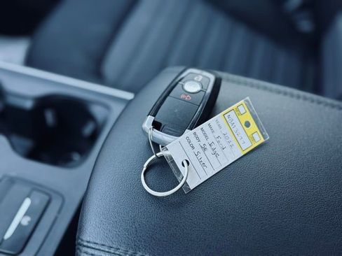 Used 2022 Ford Edge SE w/ Black Appearance Package image 35