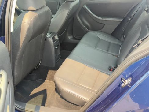Used 2011 Volkswagen Jetta TDI FWD image 10