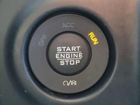 Used 2021 Jeep Gladiator Sport AWD/4WD image 29