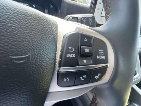 Used 2025 Ford Explorer Active AWD/4WD image 20