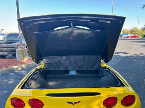 Used 2006 Chevrolet Corvette Z06 w/ Preferred Equipment Group image 19
