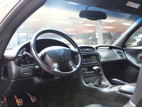 Used 2002 Chevrolet Corvette Z06 w/ Memory Pkg image 38