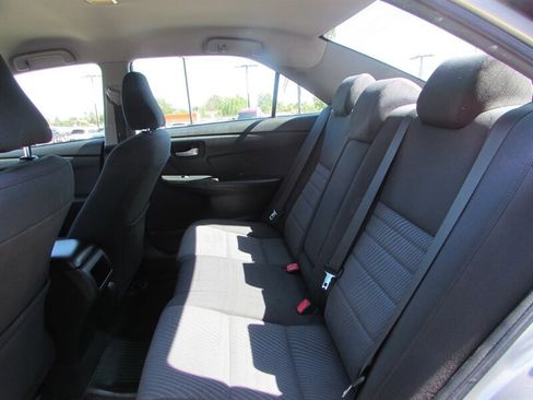 Used 2015 Toyota Camry LE FWD image 11