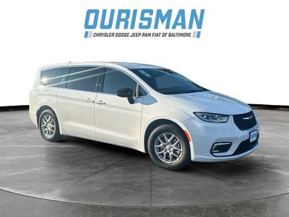 New 2026 Chrysler Pacifica Select