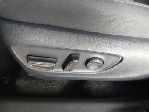 Used 2024 Toyota RAV4 XLE image 31