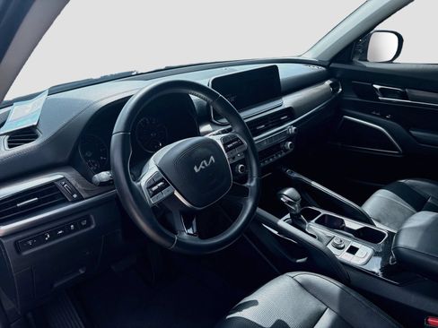 Used 2022 Kia Telluride EX w/ EX Premium Package FWD image 9