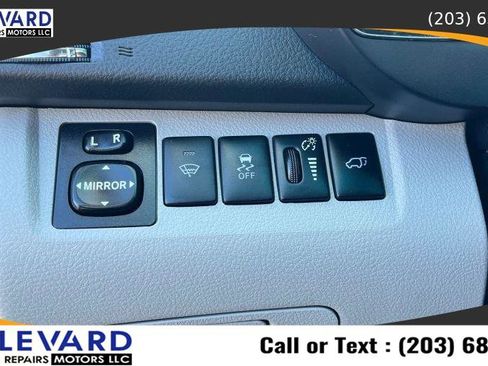 Used 2012 Toyota Highlander Limited w/ Tow Pkg AWD/4WD image 23