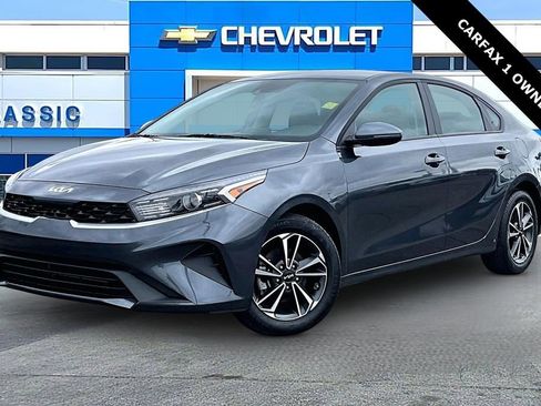 Used 2024 Kia Forte LXS w/ LXS Technology Package image 3