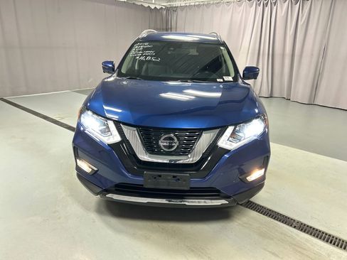 Used 2018 Nissan Rogue SL image 2