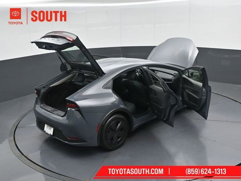 Used 2025 Toyota Prius LE FWD image 53