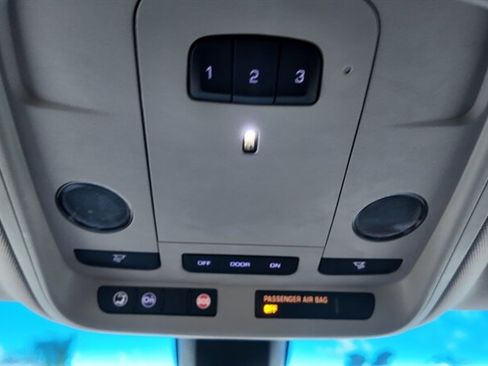 Used 2017 Cadillac XTS Luxury image 12