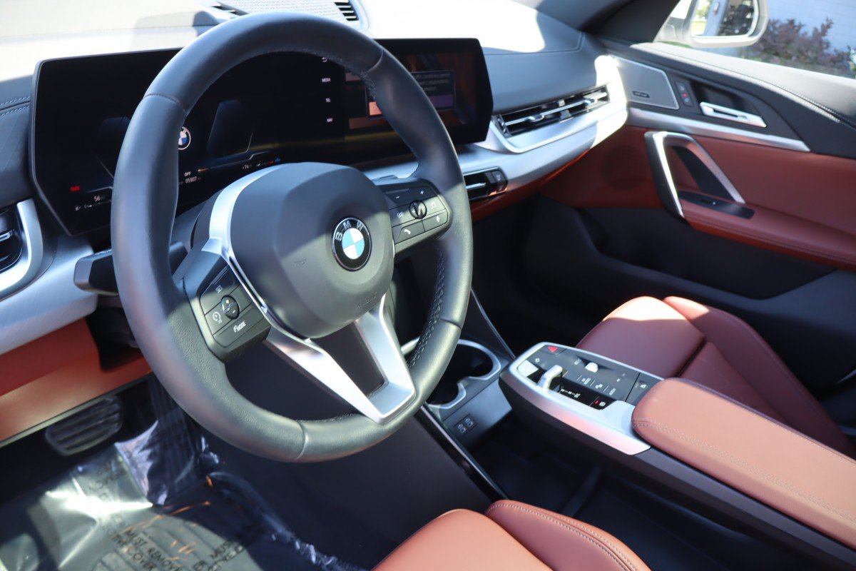 Used 2026 BMW X2 xDrive28i AWD/4WD image 12