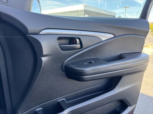 Used 2022 Honda Pilot TrailSport image 37