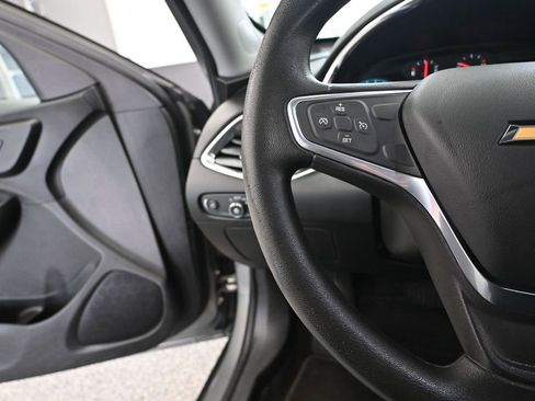 Used 2017 Chevrolet Malibu LT FWD image 26