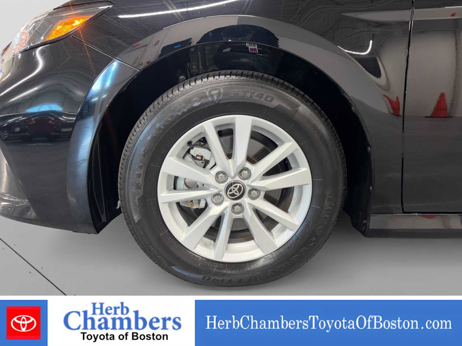 Used 2025 Toyota Camry LE AWD/4WD image 38