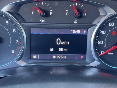 Certified 2023 Chevrolet Traverse LT w/ Rear Camera Mirror Package image 32