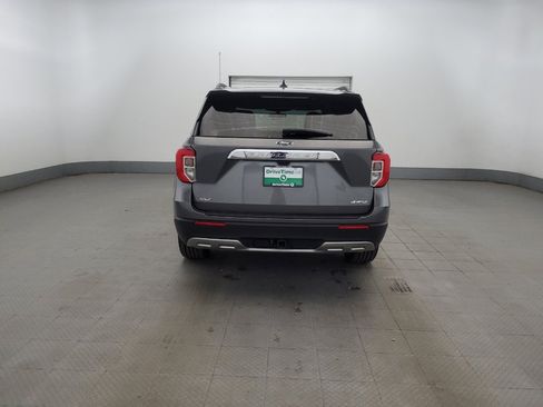Used 2023 Ford Explorer XLT w/ Equipment Group 202A AWD/4WD image 6