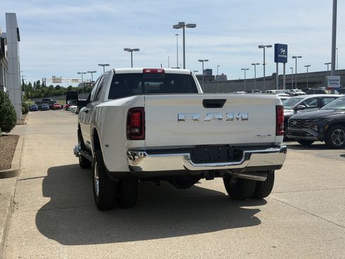 New 2026 RAM 3500 Tradesman AWD/4WD image 8