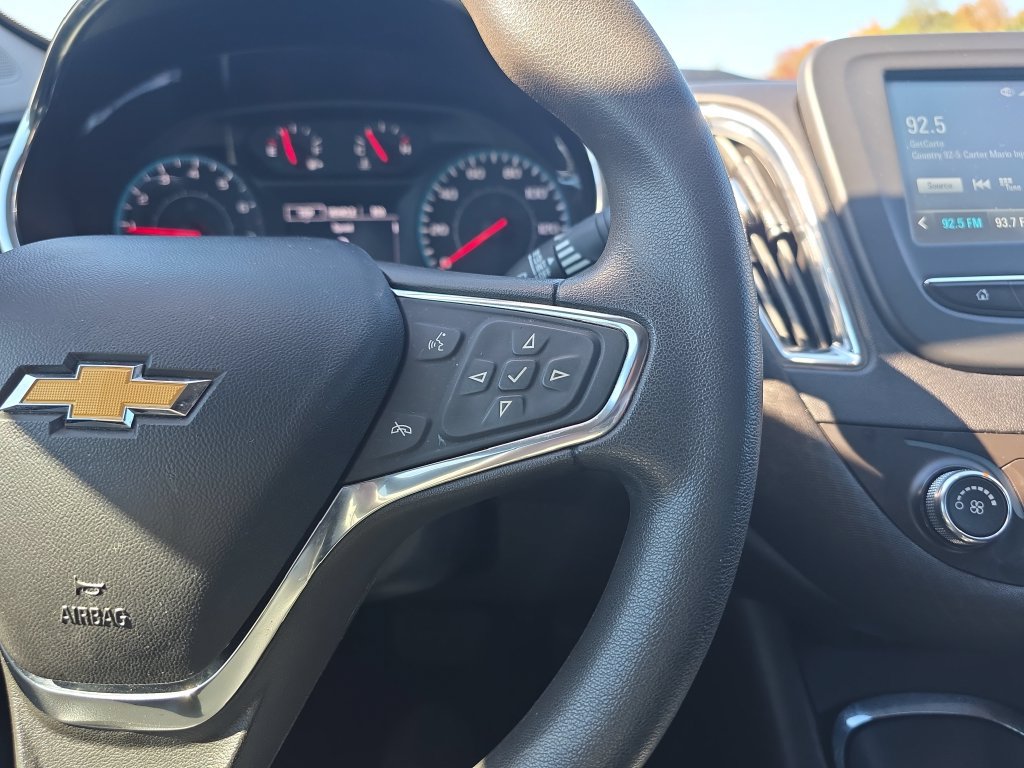 Used 2018 Chevrolet Malibu LT FWD image 28