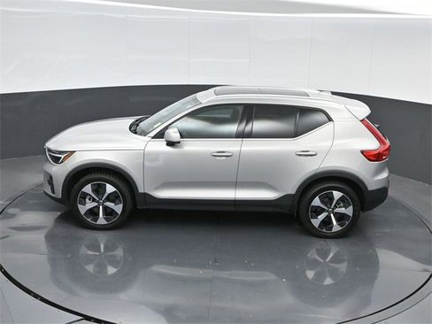Used 2024 Volvo XC40 B5 Plus image 50