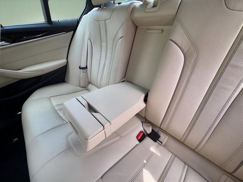 Used 2019 BMW 530e xDrive w/ Premium Package AWD/4WD image 14