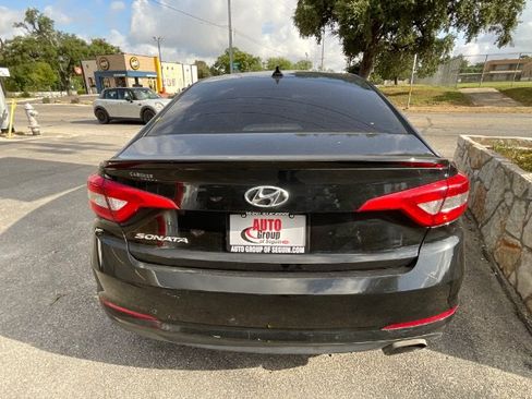 Used 2017 Hyundai Sonata SE FWD image 4