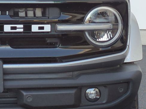 Used 2024 Ford Bronco Outer Banks image 6