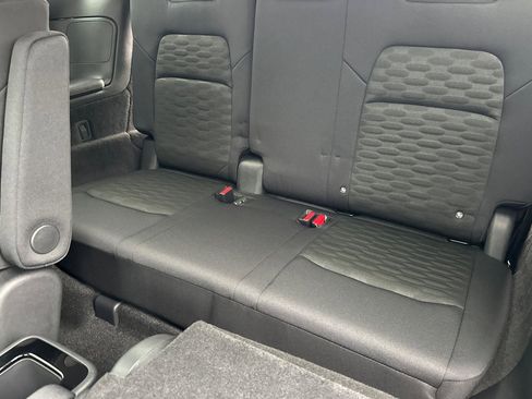 New 2025 Nissan Pathfinder SV w/ SV Premium Package image 18