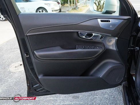 Used 2019 Volvo XC90 T6 R-Design image 15