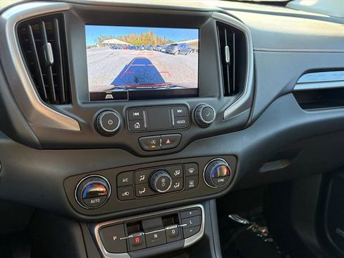 Used 2022 GMC Terrain AT4 w/ Infotainment Package II image 9