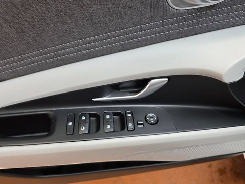 New 2026 Hyundai Elantra Limited FWD image 7