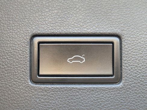 Used 2021 Volkswagen Atlas SE image 15