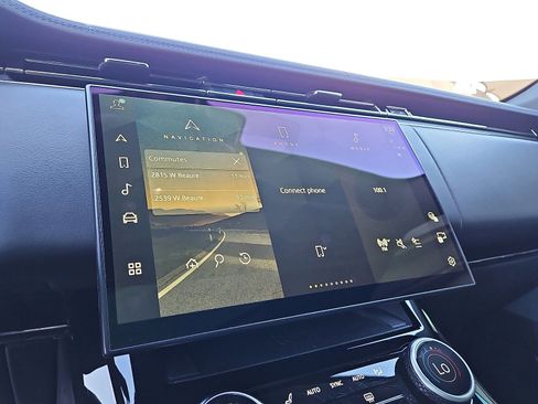 Used 2023 Land Rover Range Rover Sport SE image 19