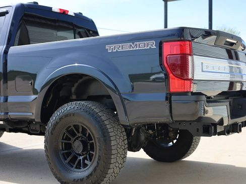 Used 2021 Ford F350 Platinum w/ Tremor Off-Road Package AWD/4WD image 5