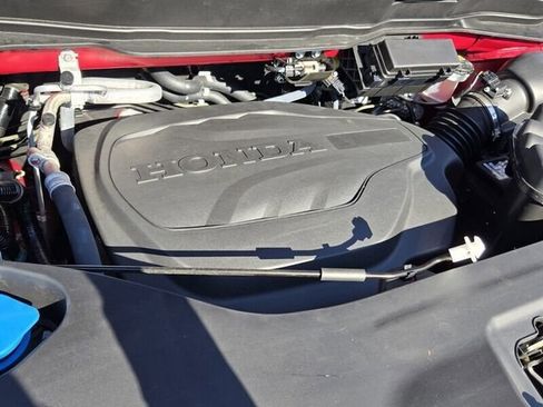 Used 2025 Honda Ridgeline Sport image 17