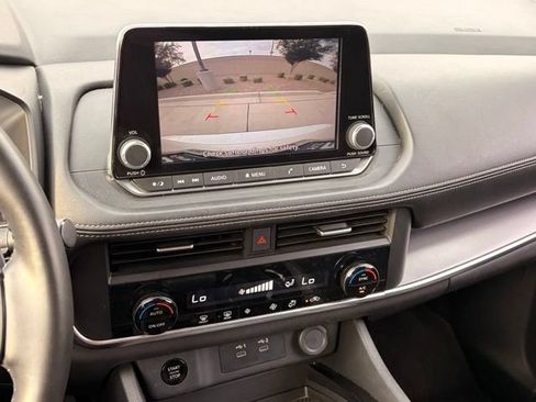 Used 2025 Nissan Rogue SV AWD/4WD image 14